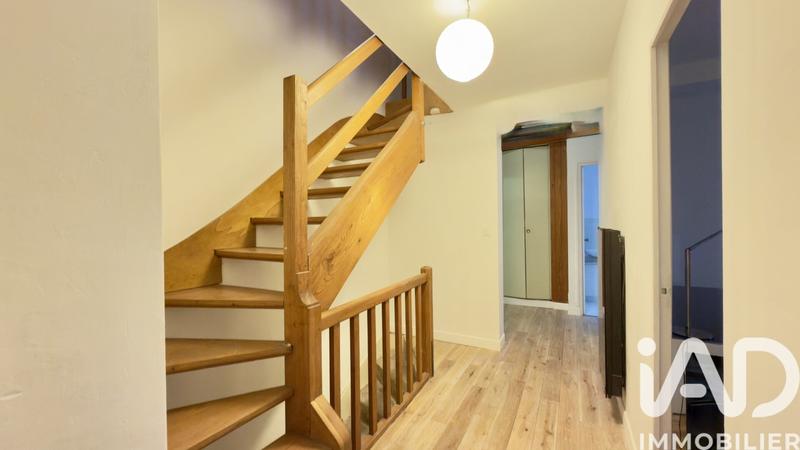 Maison - 235 m² - 7 pièces