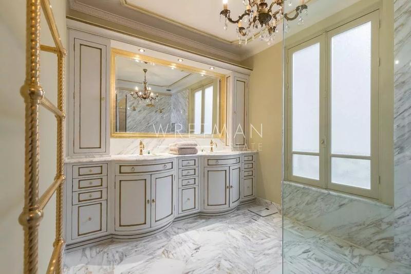 Appartement - 165 m² - 5 pièces