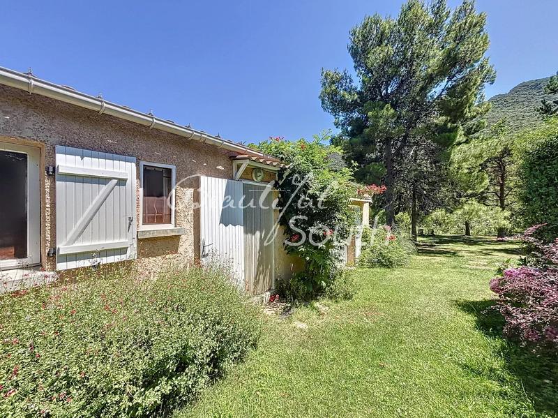 Maison - 147 m² - 9 pièces