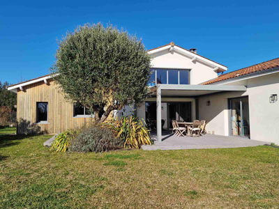 Maison - 186 m² - 6 pièces