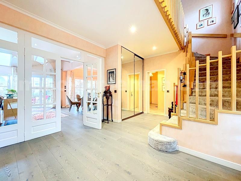 Maison - 297 m² - 7 pièces