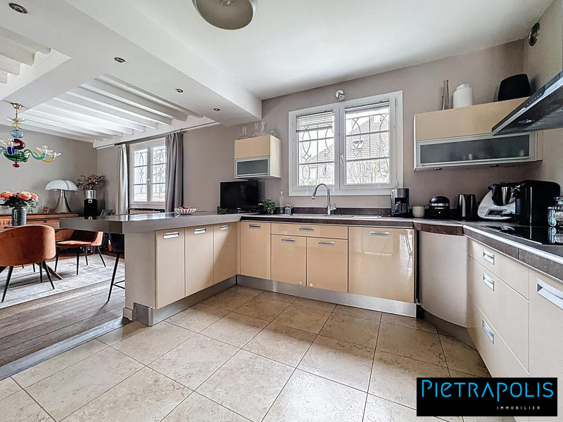 Villa - 285 m² - 8 pièces