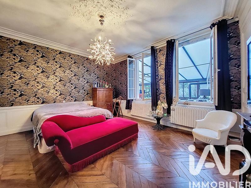 Maison - 296 m² - 10 pièces