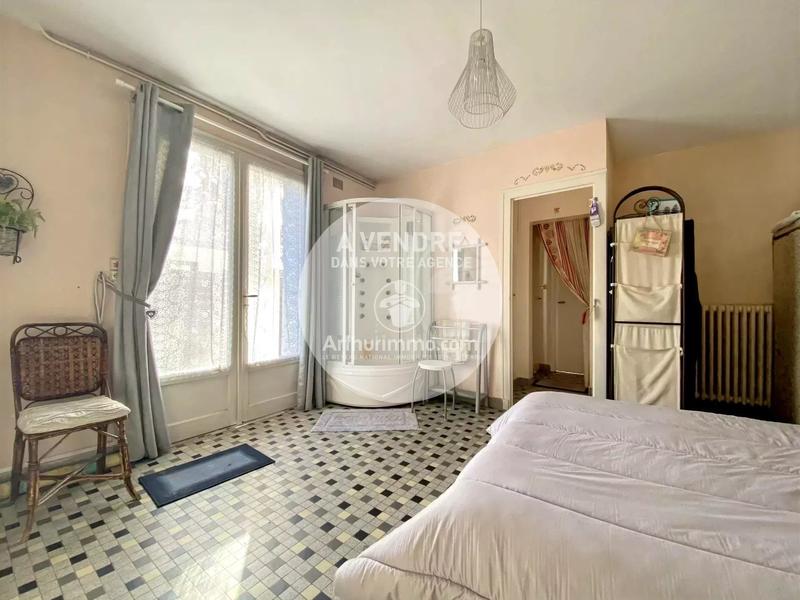 Maison - 180 m² - 8 pièces