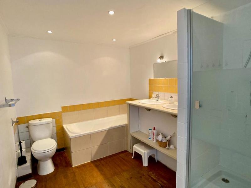 Maison - 272 m² - 9 pièces