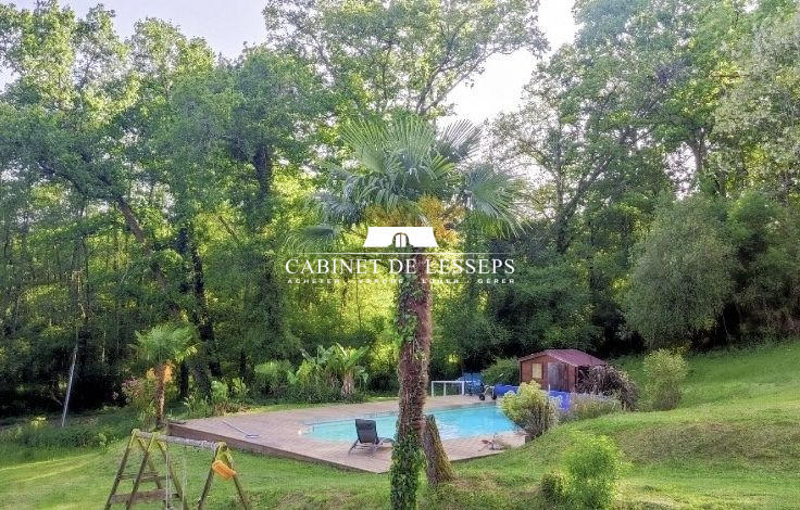 Maison - 238 m² - 7 pièces