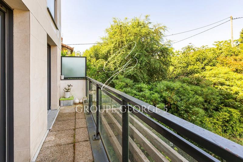 Appartement - 96 m² - 5 pièces