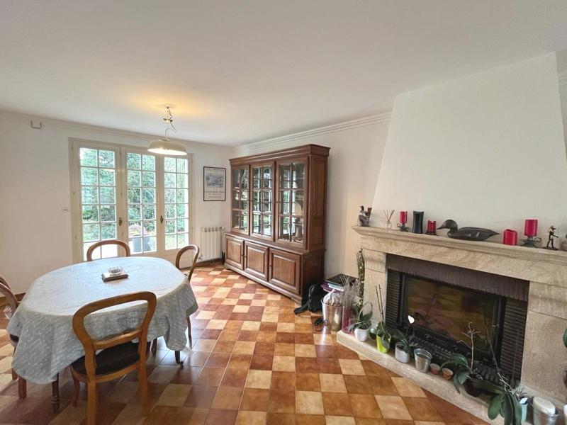 Maison - 185 m² - 7 pièces