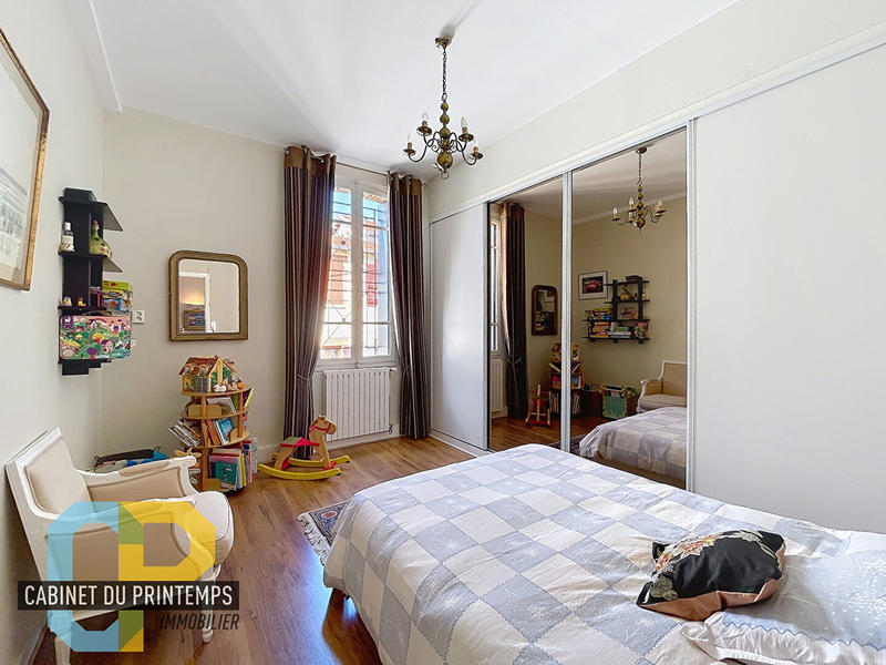 Maison - 199 m² - 8 pièces