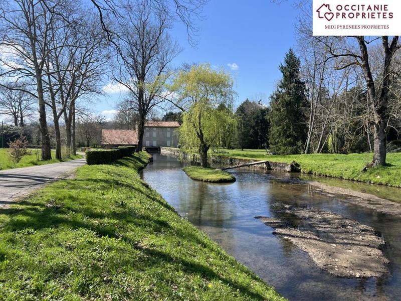 Propriété - 213 m² - 7 pièces