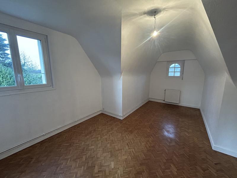 Maison traditionnelle - 168 m² - 7 pièces