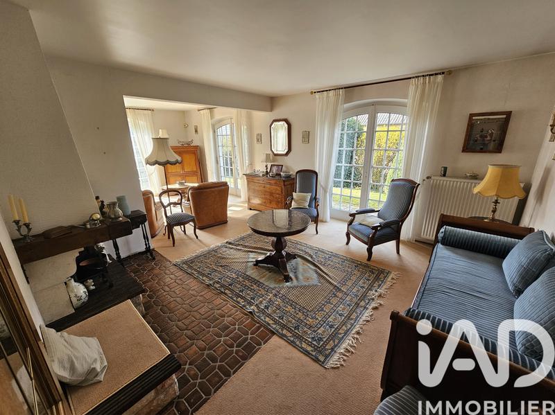 Maison - 223 m² - 8 pièces