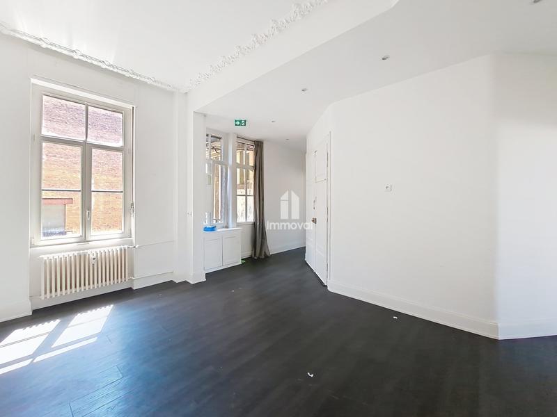 Appartement - 176 m² - 6 pièces