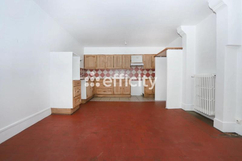 Maison - 225 m² - 8 pièces