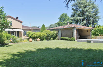 Maison - 265 m² - 7 pièces