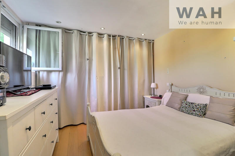 Maison - 195 m² - 8 pièces