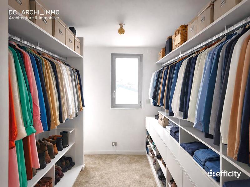 Maison - 223 m² - 7 pièces