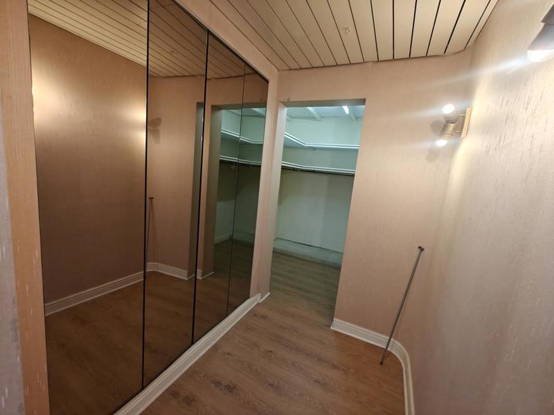 Appartement - 202 m² - 6 pièces