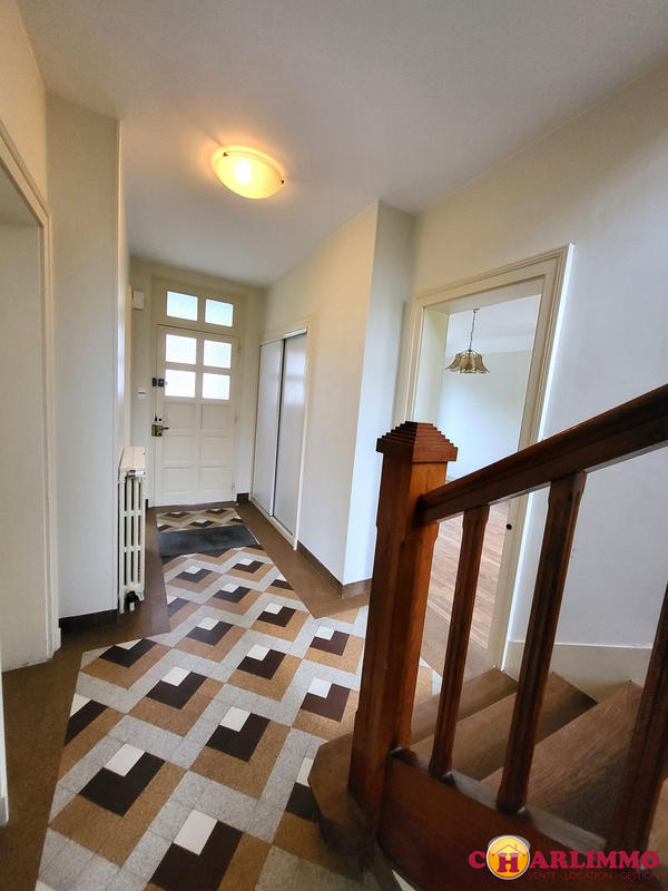 Maison traditionnelle - 138 m² - 6 pièces