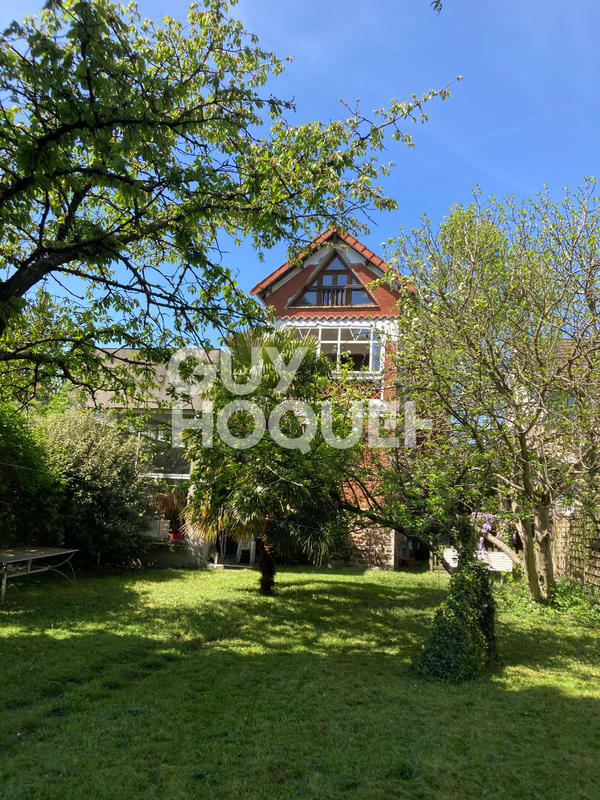 Maison - 168 m² - 8 pièces