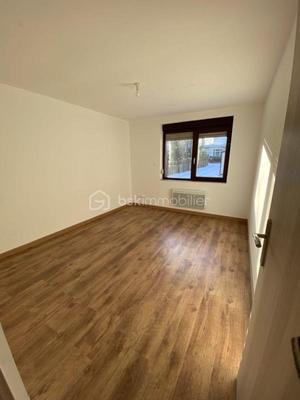 Maison - 219 m² - 10 pièces