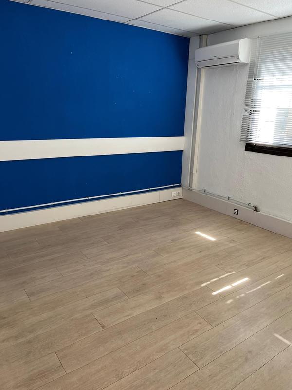 Local commercial - 223 m² - 8 pièces