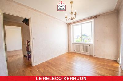 Maison - 180 m² - 9 pièces