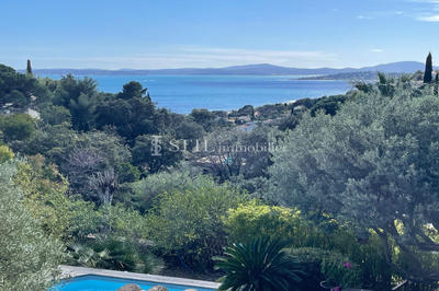 Villa - 300 m² - 6 pièces