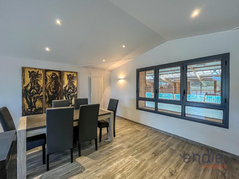 Haras - 250 m² - 7 pièces
