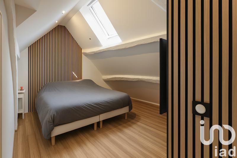 Maison - 250 m² - 8 pièces