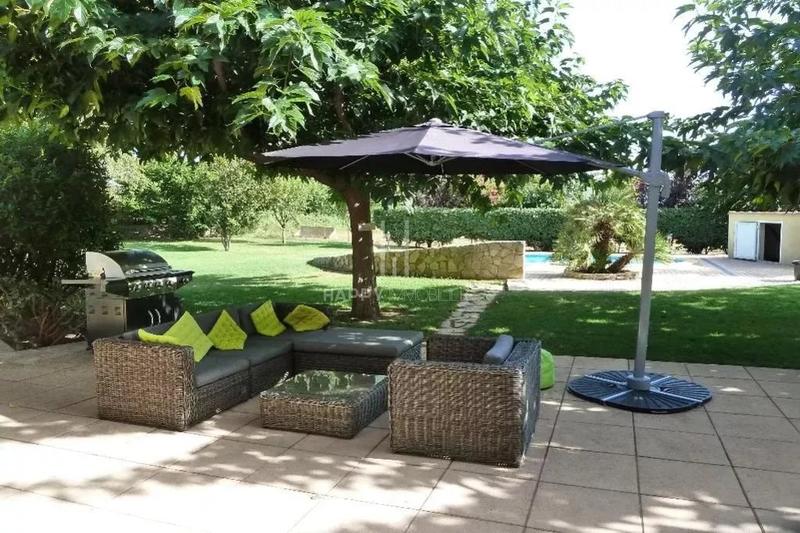 Propriété - 180 m² - 6 pièces