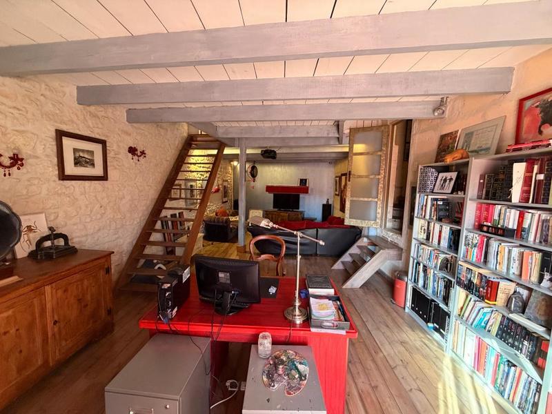 Maison - 220 m² - 6 pièces