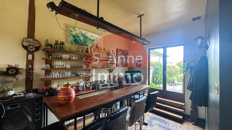 Maison - 240 m² - 4 pièces