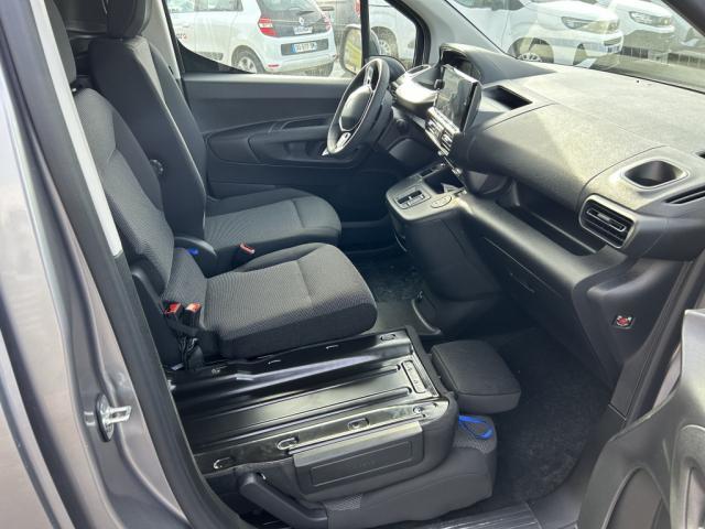 Peugeot Partner Fourgon 19 991,00 Ht - m 650 Kg Bluehdi 130 Eat8 3 Places Moduwork Camera Main Libre Berlingo Gris