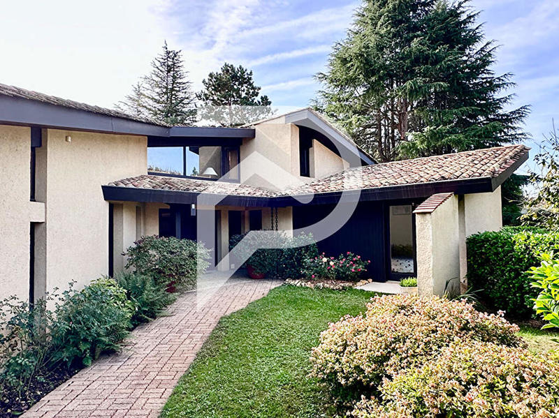 Villa - 290 m² - 8 pièces