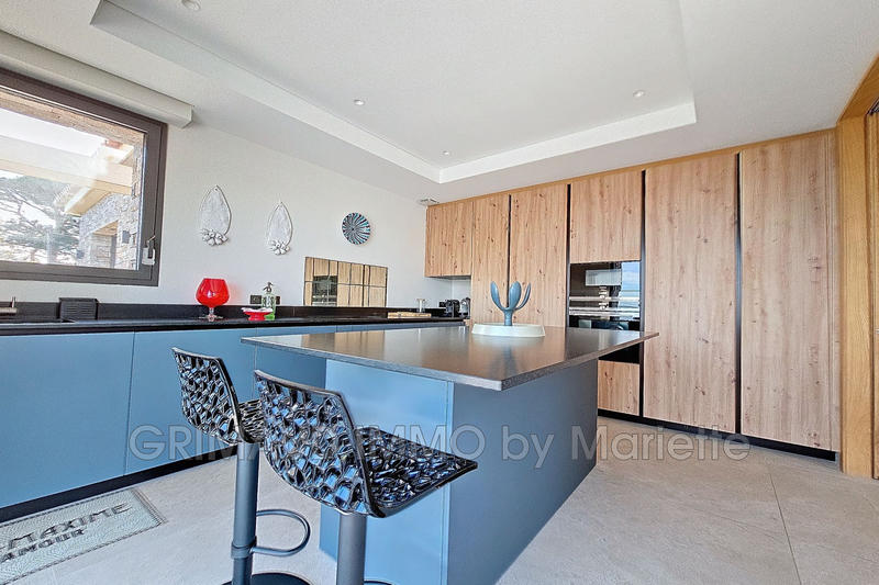 Villa - 280 m² - 7 pièces