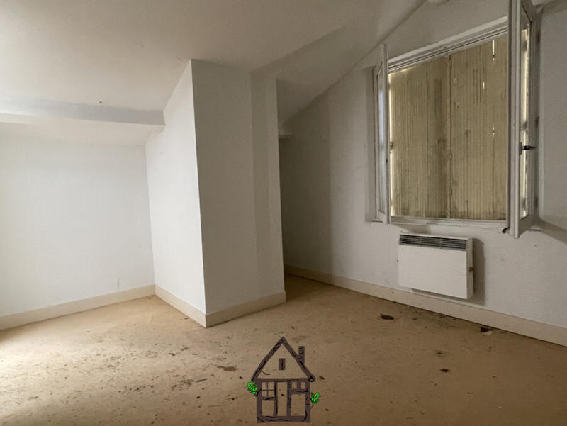 Maison - 270 m² - 16 pièces