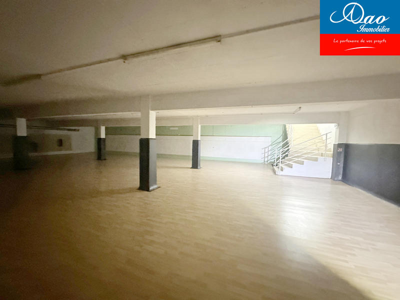 Local commercial - 935 m²
