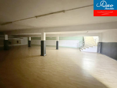 Local commercial - 935 m²