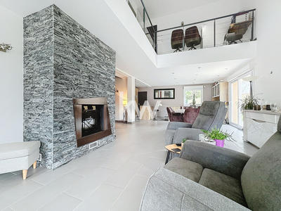 Maison - 284 m² - 7 pièces