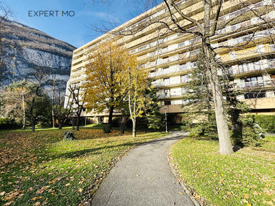 Appartement - 97 m² - 5 pièces