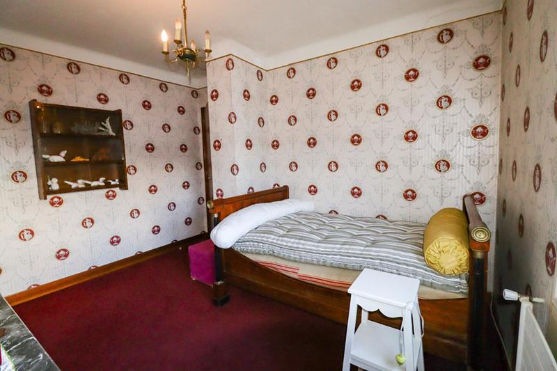 Maison - 260 m² - 12 pièces