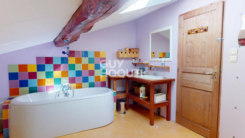 Maison - 225 m² - 7 pièces