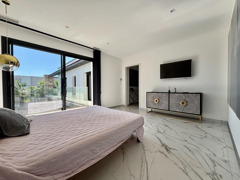 Maison - 261 m² - 7 pièces