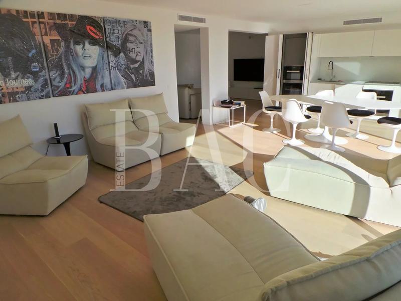 Villa - 250 m² - 8 pièces