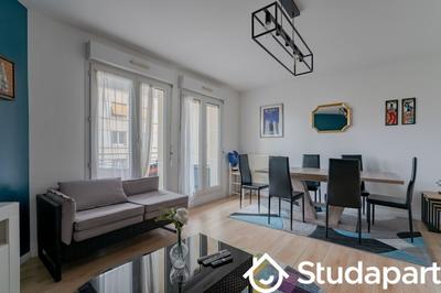 Chambre - 104 m² - 1 pièce