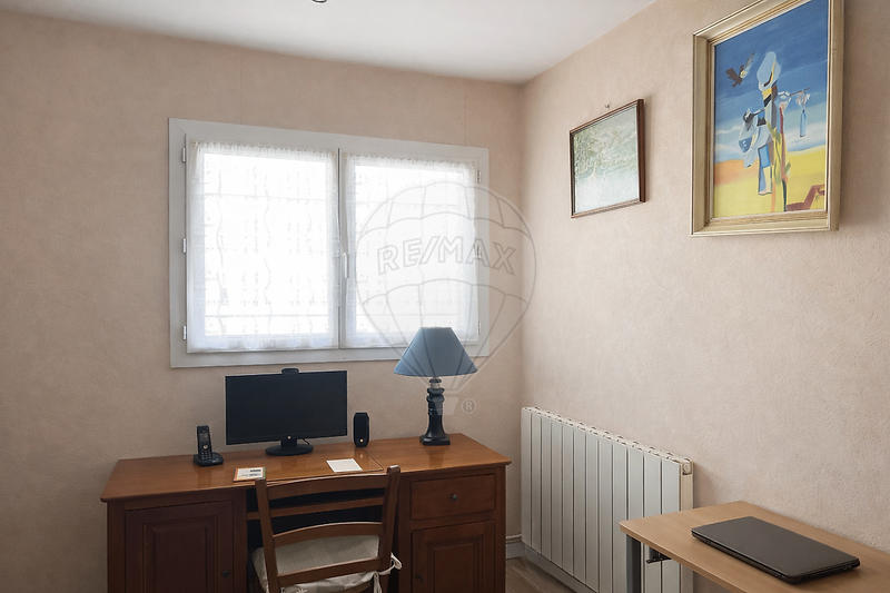 Maison - 185 m² - 10 pièces