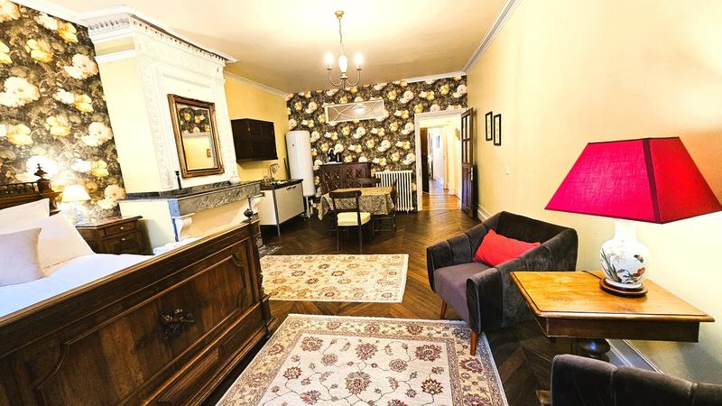 Maison - 580 m² - 16 pièces