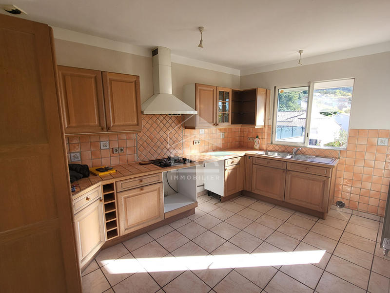 Maison - 114 m² - 6 pièces