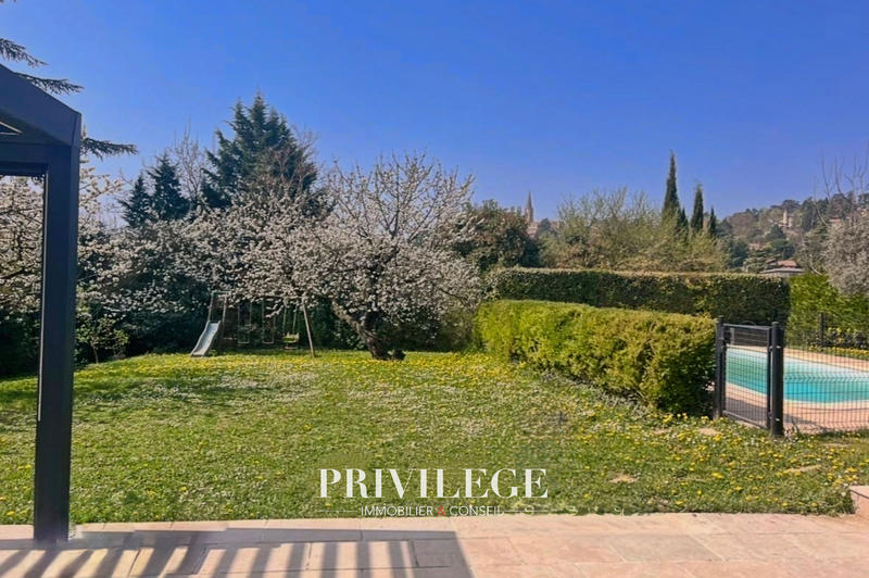 Maison - 184 m² - 6 pièces